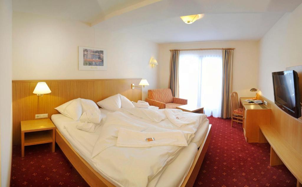 Panoramahotel Guertl Haus im Ennstal Pokoj fotografie